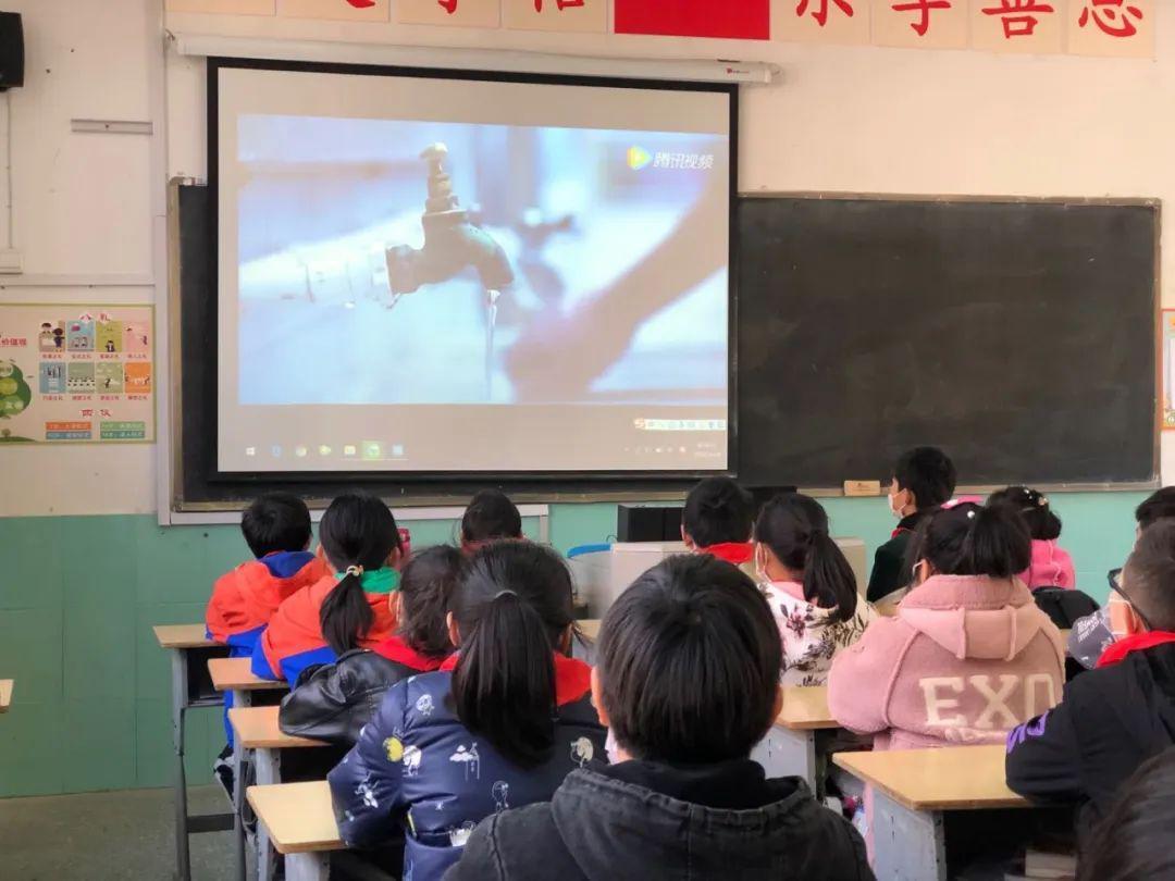 歌曲《如果我变成回忆》讲了一个什么故事游戏画面
